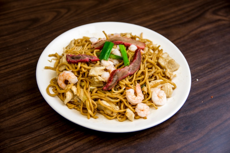 n01. house special lo mein 本楼捞面